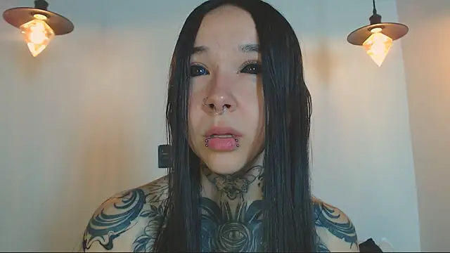 Snapshot of alien_eyes09 chatting on 04/24/26, 01:41 alien eyes09 online show from 04/24/26, 01:41