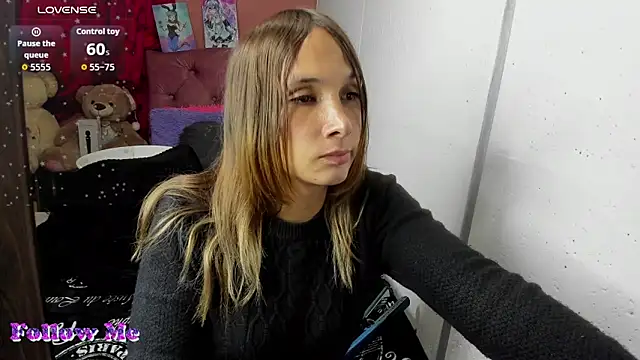 Snapshot of Tiffanny_bunny97 chatting on 04/16/26, 11:07 Tiffanny bunny97 online show from 04/16/26, 11:07