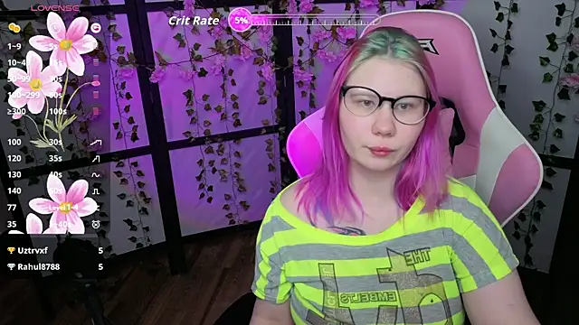 Snapshot of kitsune_little chatting on 03/23/26, 09:52 kitsune little online show from 03/23/26, 09:52