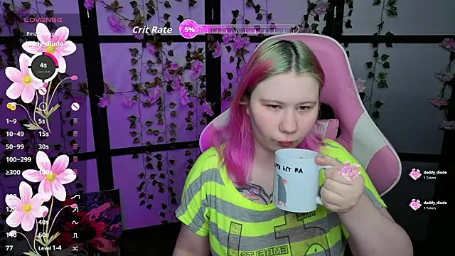 Snapshot of kitsune_little chatting on 04/06/26, 08:32 kitsune little online show from 04/06/26, 08:32