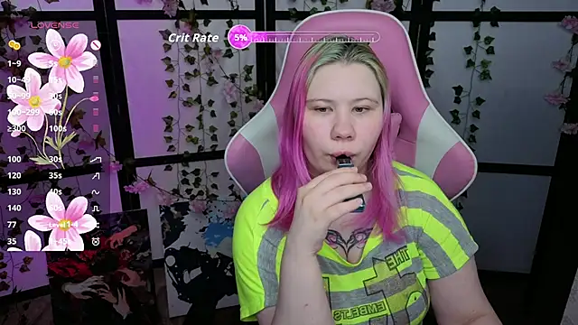 Snapshot of kitsune_little chatting on 04/07/26, 11:32 kitsune little online show from 04/07/26, 11:32