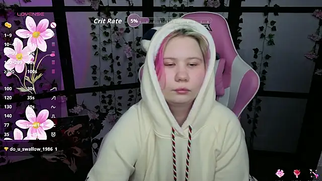 Snapshot of kitsune_little chatting on 04/07/26, 11:37 kitsune little online show from 04/07/26, 11:37