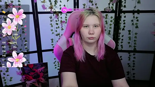 Snapshot of kitsune_little chatting on 04/13/26, 07:47 kitsune little online show from 04/13/26, 07:47