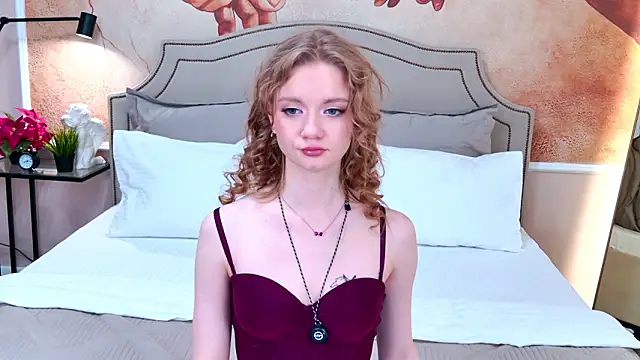 Snapshot of ElfieWhite chatting on 03/18/26, 03:15 ElfieWhite online show from 03/18/26, 03:15