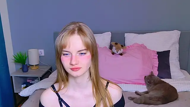 Snapshot of ElfieWhite chatting on 04/19/26, 06:10 ElfieWhite online show from 04/19/26, 06:10