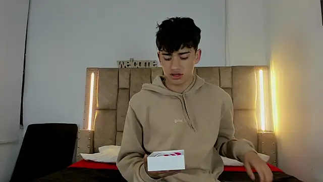 Noir Sebas online show from 03/28/26, 04:12