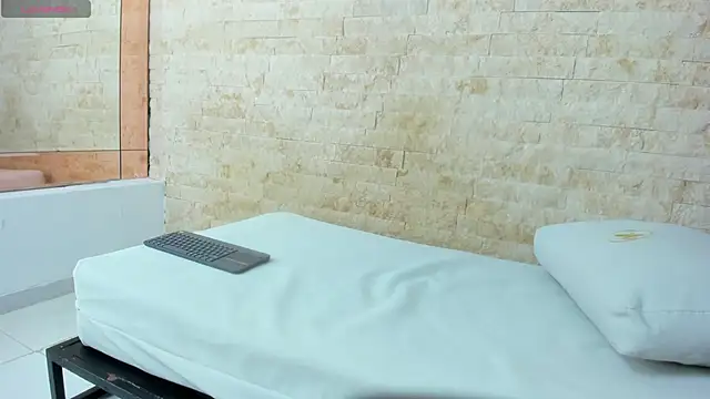 Snapshot of salome_morris chatting on 02/13/26, 10:28 salome morris online show from 02/13/26, 10:28