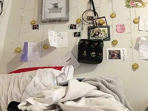 Girlnextdoor242 online show from 02/17/26, 04:13