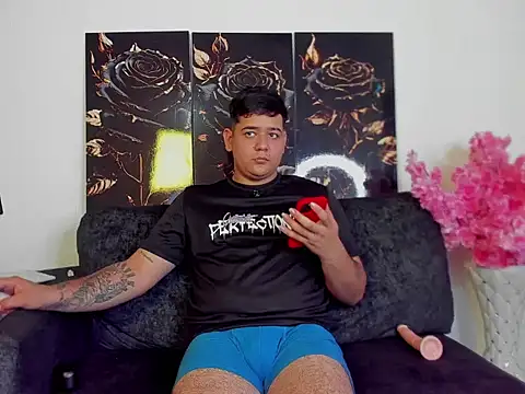 Snapshot of winy_hot chatting on 02/20/26, 08:20 winy hot online show from 02/20/26, 08:20