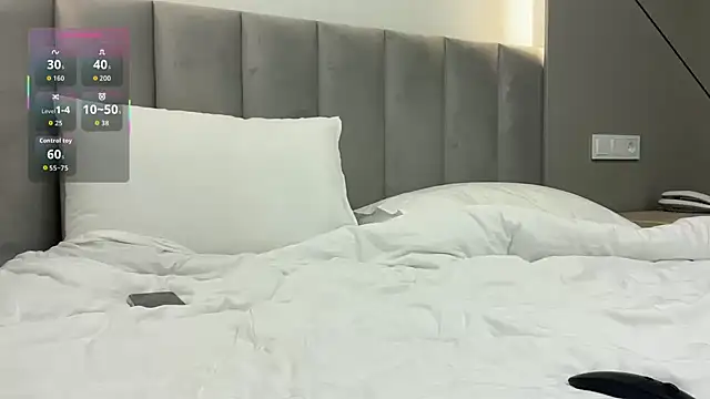 Snapshot of -LunaLove- chatting on 03/03/26, 08:26 -LunaLove- online show from 03/03/26, 08:26