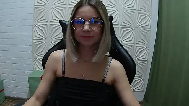 Snapshot of IceMayes chatting on 03/08/26, 06:23 IceMayes online show from 03/08/26, 06:23