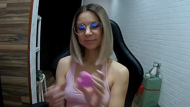 Snapshot of IceMayes chatting on 04/01/26, 08:37 IceMayes online show from 04/01/26, 08:37