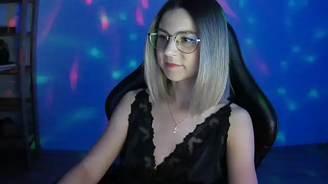 Snapshot of IceMayes chatting on 04/17/26, 06:00 IceMayes online show from 04/17/26, 06:00