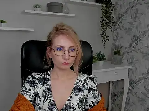 CinderellaMoon online show from 02/18/26, 06:53