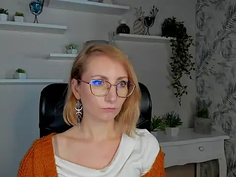 CinderellaMoon online show from 02/19/26, 06:20