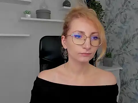 CinderellaMoon online show from 03/02/26, 06:25