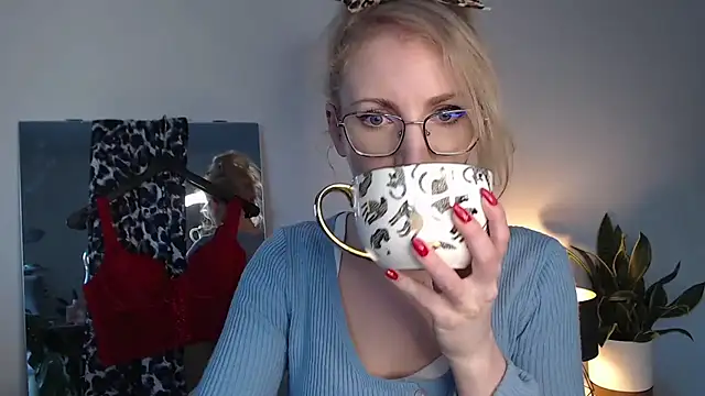 CinderellaMoon online show from 04/02/26, 05:27