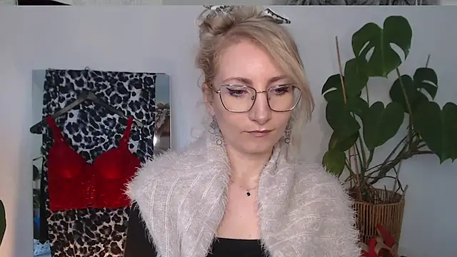 CinderellaMoon online show from 04/09/26, 06:19