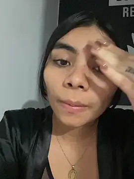 Snapshot of eimmy__skinny chatting on 05/16/26, 01:13 eimmy skinny online show from 05/16/26, 01:13