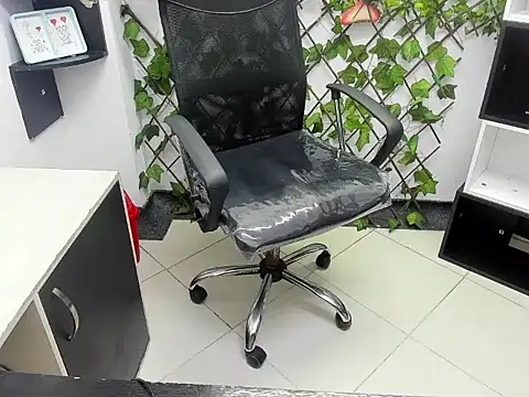 Snapshot of Scarlett_Moom chatting on 02/23/26, 03:04 Scarlett Moom online show from 02/23/26, 03:04