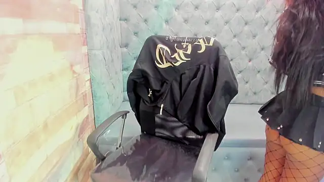 Snapshot of Scarlett_Moom chatting on 03/20/26, 04:17 Scarlett Moom online show from 03/20/26, 04:17