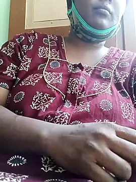 tamilkaviya431 online show from 04/13/26, 11:16