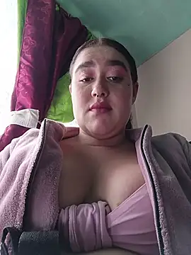 Snapshot of Freckless_ chatting on 07/18/26, 03:27 Freckless online show from 07/18/26, 03:27