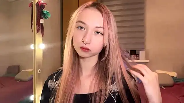 Snapshot of PinkTraible chatting on 02/14/26, 01:08 PinkTraible online show from 02/14/26, 01:08