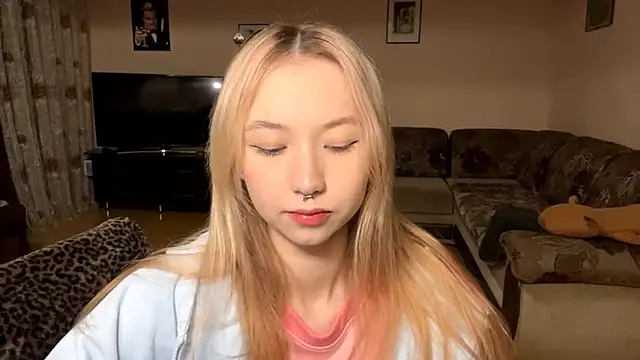 Snapshot of PinkTraible chatting on 02/26/26, 11:42 PinkTraible online show from 02/26/26, 11:42