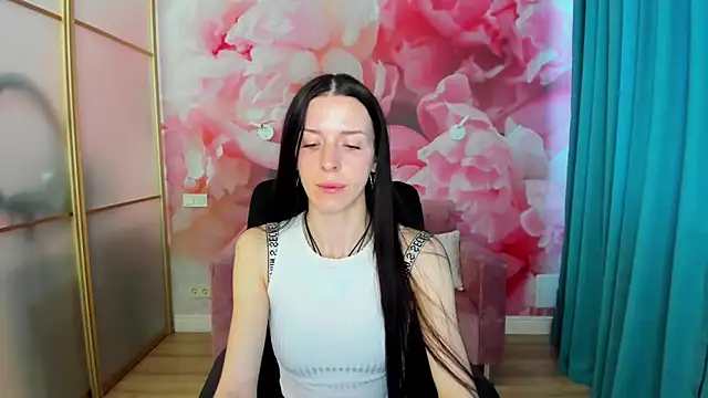 Snapshot of NoirDiva chatting on 05/19/26, 05:58 NoirDiva online show from 05/19/26, 05:58
