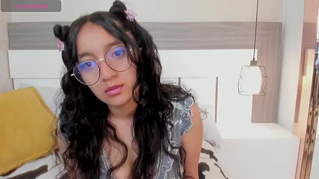 Snapshot of Emilyblussh chatting on 02/24/26, 06:50 Emilyblussh online show from 02/24/26, 06:50