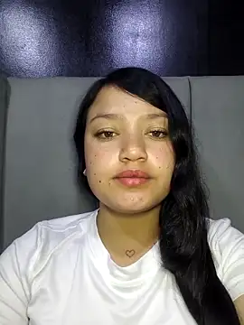 Snapshot of Bloom_Dahlia chatting on 03/20/26, 11:31 Bloom Dahlia online show from 03/20/26, 11:31