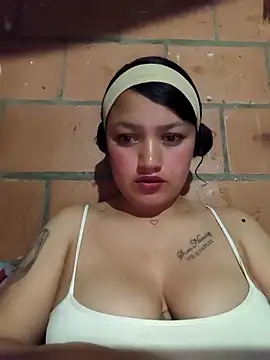 Snapshot of Bloom_Dahlia chatting on 03/26/26, 02:28 Bloom Dahlia online show from 03/26/26, 02:28