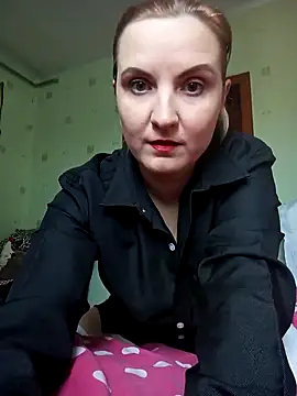 Snapshot of SusanGold9211 chatting on 03/24/26, 10:09 SusanGold9211 online show from 03/24/26, 10:09