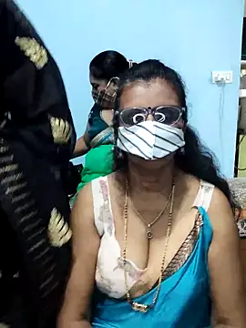 Snapshot of Kannadasexywifes chatting on 04/25/26, 10:40 Kannadasexywifes online show from 04/25/26, 10:40
