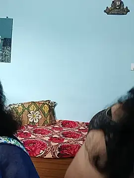 Snapshot of Kannadasexywifes chatting on 05/27/26, 01:57 Kannadasexywifes online show from 05/27/26, 01:57