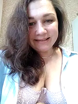 Snapshot of Susan8421 chatting on 03/13/26, 05:58 Susan8421 online show from 03/13/26, 05:58