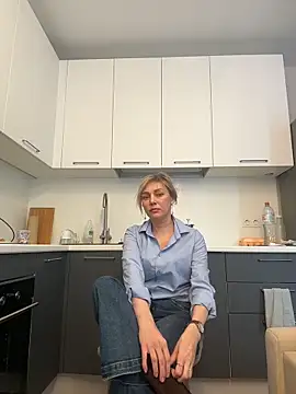 Snapshot of CarmenBlues_ chatting on 02/22/26, 09:08 CarmenBlues online show from 02/22/26, 09:08