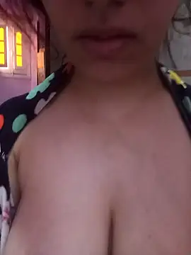 Snapshot of hend2u chatting on 02/15/26, 08:46 hend2u online show from 02/15/26, 08:46