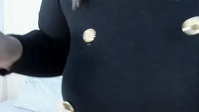 Snapshot of Cinnamon_Skin01 chatting on 02/14/26, 06:04 Cinnamon Skin01 online show from 02/14/26, 06:04