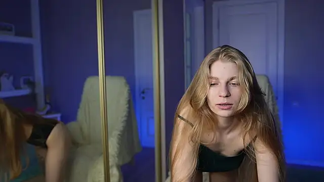 Snapshot of AlisMil chatting on 02/28/26, 09:54 AlisMil online show from 02/28/26, 09:54