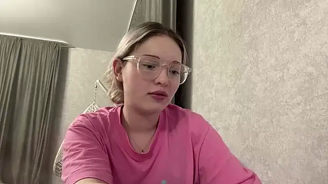 Linaceleste online show from 02/25/26, 02:05