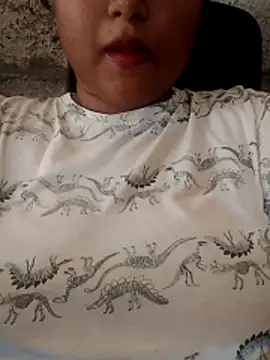 Snapshot of shanaya-baby77 chatting on 02/25/26, 05:06 shanaya-baby77 online show from 02/25/26, 05:06