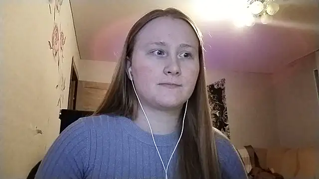 AnikaLipps online show from 04/10/26, 01:33