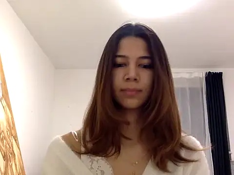 KiraVixenSweet online show from 02/15/26, 04:58