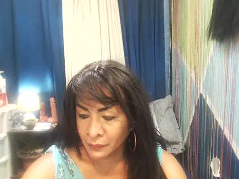 Snapshot of seductivediva chatting on 04/17/26, 02:42 seductivediva online show from 04/17/26, 02:42
