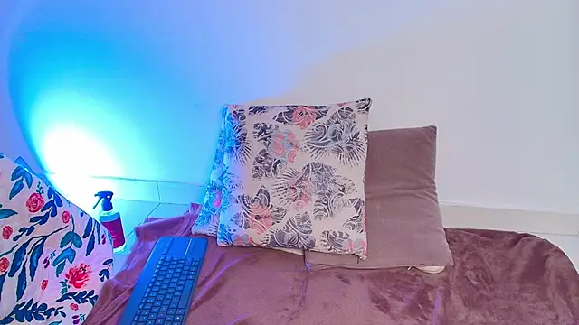 Abril milf11 online show from 04/15/26, 12:23