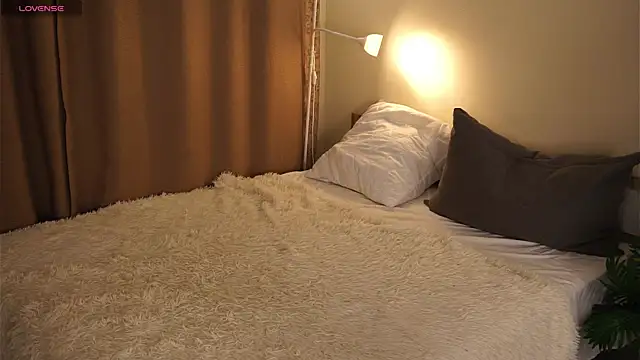 LuannStockbridge online show from 02/25/26, 05:00