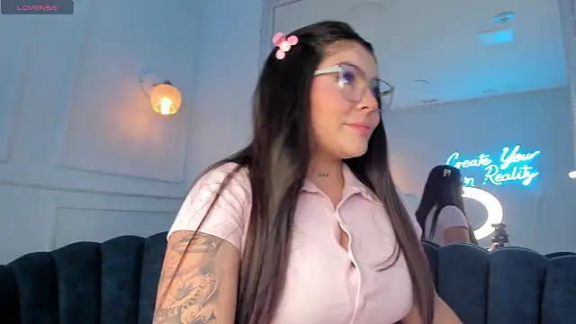 Snapshot of Zafiro21_ chatting on 04/15/26, 08:53 Zafiro21 online show from 04/15/26, 08:53