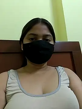 Snapshot of Cute--Sakshi chatting on 04/18/26, 05:17 Cute--Sakshi online show from 04/18/26, 05:17